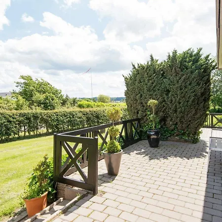 Comfortable Holiday In B Rkop With Terrace Semesterbostad